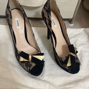 Guess black and gold lace open toe heels